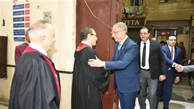 محافظ الفيوم يزور الكنائس لتهنئة الأقباط بعيد القيامة المجيد (صور)
