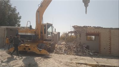 تنفيذ حملات إزالة لمخالفات بناء وتعديات بالساحل الشمالى الغربي
