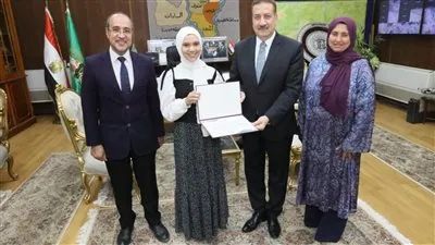 محافظ المنوفية يكرم الفائزين بالمركز الأول والثاني على مستوى الجمهورية في مسابقة التربية والتعليم لحفظ القرآن