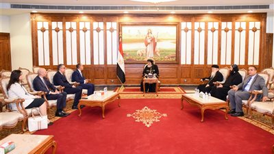 وزير الخارجية والهجرة يهنئ البابا تواضروس الثاني بمناسبة عيد القيامة المجيد