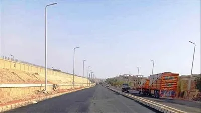 محافظ أسوان: التنسيق مع التنمية المحلية للسيطرة على سيارات النقل التى تتحرك ليلًا دون لوحات