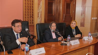 طلاب جامعة بنها الأهلية في مكتبة الإسكندرية 