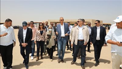 مستشارى رئيس الجمهورية ووزيرة التنمية المحلية ومحافظ الجيزة يتابعون التشغيل التجريبى لأعمال تطوير المنطقة الأثرية