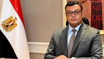 وزير الإسكان يعلن إطلاق التيار الكهربي في مشروع تطوير 