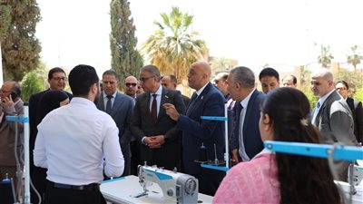 الرئيس التنفيذي لجهاز تنمية المشروعات ومحافظ الفيوم يبحثان سبل التعاون