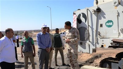 محافظ أسوان يتفقد مشروع لخدمة أهالى قرية غرب سهيل النوبية