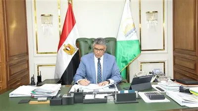 محافظ الجيزة يصدر قرارًا بغلق كيانات تعليمية مخالفة بالهرم و6 أكتوبر