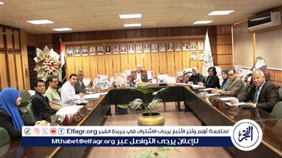 وحدة المشروعات الابتكارية بجامعة أسيوط تدعم المشروعات الطلابية وتناقش خطة العمل المستقبلية