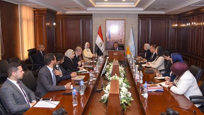 محافظ الإسكندرية يستقبل قنصل فرنسا ووفدين من القنصلية ووكالة التنمية الفرنسية