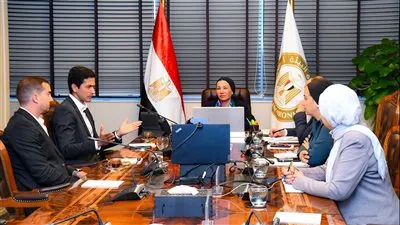 وزيرة البيئة تلتقى مؤسسى جمعية حماية البيئة البحرية
