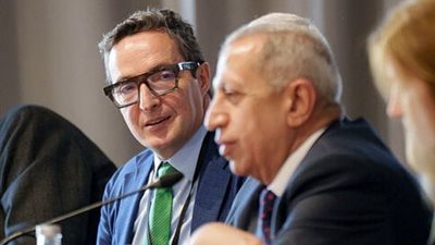 رئيس الأكاديمية العربية بالإسكندرية...الثقافة الإعلامية والمعلوماتية صمام أمان عالمي في وجه التضليل