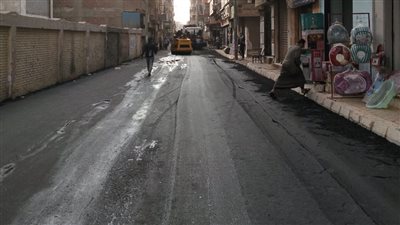 محافظ الجيزة يتابع مشروعات تطوير الطرق والمحاور المرورية بمنشاة القناطر والصف والعياط 