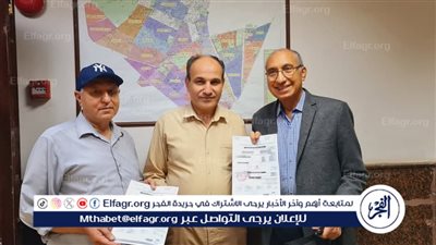 رئيس حى غرب يتابع العمل بملفات التصالح لسرعة إنهاء طلبات المواطنين ويسلم نموذج ( ٨ ) للمواطنين