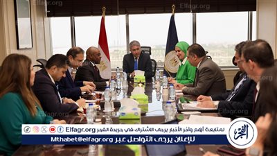 وزير السياحة والآثار يلتقي سكرتير عام منظمة الدول الثماني النامية للتعاون الاقتصاديD8