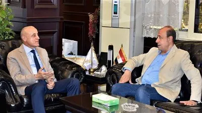 محافظ الأقصر يستقبل وفد الجهاز المركزى للتعمير لمناقشة مشروعات الجهاز بالمحافظة