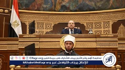 وزير الأوقاف يستعرض أمام 