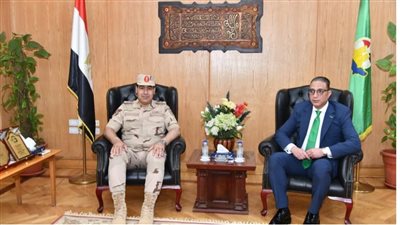 محافظ الفيوم يبحث مع قائد قوات الدفاع الشعبي والعسكري سبل التعاون المشترك وتعزيز جهود التنمية