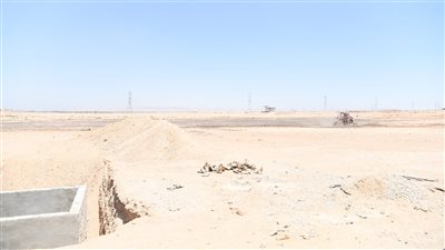 بتكلفة 220 مليون جنيه.. محافظ قنا ورئيس جهاز التعمير يتفقدان مشروع استصلاح 390 فدانًا بمنطقة الشيخ علي بنجع حمادي