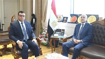 وزير الإسكان يتابع مشروعات 