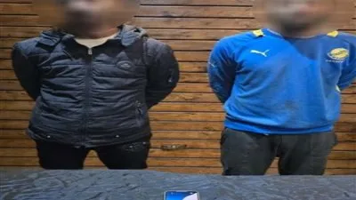 بعد تداول على سوشيال.. ضبط لصين سرقا هاتفًا محمولًا بأسلوب 