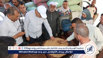 محافظ المنيا يتفقد محصول القمح فى صومعة البهنسا ببنى مزار