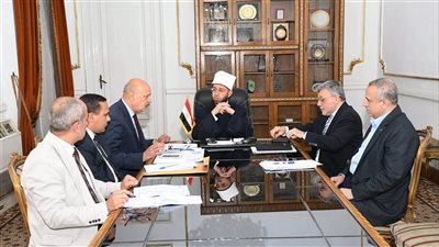 وزير الأوقاف يجتمع برئيس هيئة الأوقاف ومجلس إدارتها 