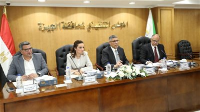 محافظ الجيزة يوجّه التنفيذيين: تواجد ميداني وتطوير آليات منظومة النظافة