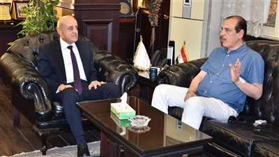 محافظ الأقصر يستقبل نائب وزير الصحة خلال زيارته للمنشآت الطبية بالمحافظة