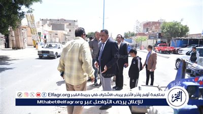 محافظ مطروح يتفقد أعمال النظافة والتطوير بشارع الريفية