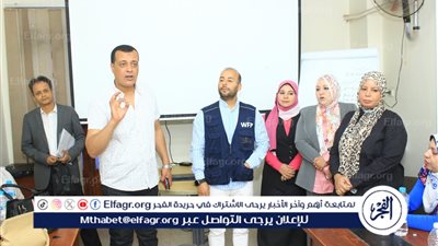 مدير تعليم سوهاج يتفقد لقاءات توعية لمعلمات التعليم المجتمعي 