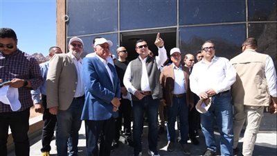 وزير الإسكان يتفقد النزل البيئى الجديد والمنتجع الجبلي ضمن تطوير موقع 