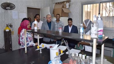 محافظ الأقصر يوجه بتطوير المعمل الإقليمي المشترك ورفع كفاءته