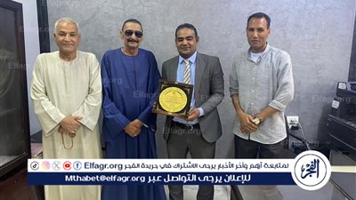 تقديرًا لجهوده.. نقيب الفلاحين بالأقصر يكرم وكيل القوى العاملة بالمحافظة