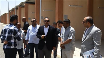 نائب محافظ قنا يتفقد الأعمال الإنشائية بشادري الأربعين والأشراف