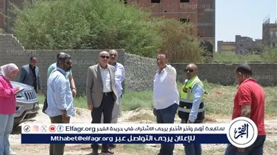 صور.. محافظ الأقصر يتفقد أعمال فتح أكبر شارع بمنطقة حوض 18