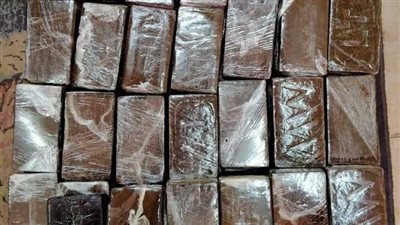 مخدرات وأسلحة.. القبض على 3 عناصر إجرامية في السلام