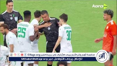 لافتة طيبة من لاعبي فاركو والمصري اتجاه المساعد هشام الدسوقى