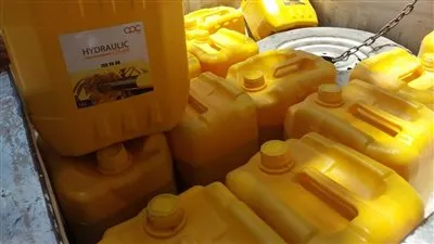 تموين الأقصر يضبط ربع طن زيوت محركات مجهولة المصدر ويحرر 83 مخالفة