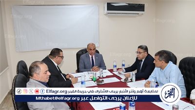 مجلس داري الإقامة بجامعة أسيوط يناقش خطط تطوير الخدمات استعدادًا للموسم الصيفي