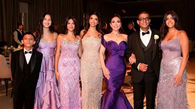 الإعلامية إنجي هشام تحتفل مع زوجها رجل الأعمال مصطفى العربي بزفاف نجله على ابنة أمل رزق