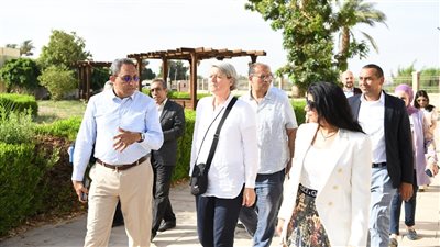 محافظ قنا: تعزيز التعاون الدولي لتحويل دندرة إلى وجهة سياحية ريفية