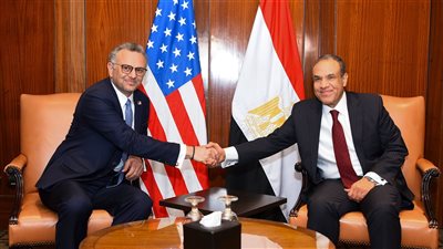 وزير الخارجية والهجرة يستقبل كبير مستشاري الرئيس الأمريكي للشئون العربية والشرق الأوسط ومستشار الشئون الأفريقية