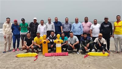 إجراء الاختبارات للمتقدمين لوظيفة عامل إنقاذ لتشغيل شاطيء المنصورة الجديدة