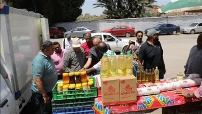 الجيزة تعيد إطلاق أسواق اليوم الواحد لتوفير السلع الغذائية بأسعار مناسبة