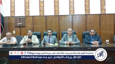 وكيل تعليم أسيوط يترأس اجتماع الشؤون القانونية بالوزارة