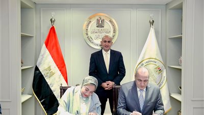 وزير التعليم يشهد توقيع تعاون مع 