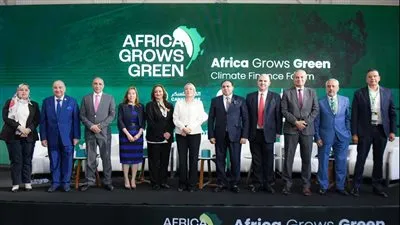 وزيرة البيئة تدعو للعمل المشترك لتنفيذ مشروعات خضراء قابلة للتطوير محليا وإفريقيا