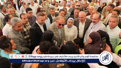 محافظ المنيا يستجيب لمطالب جزيرة شارونة ويوجه بصرف إعانات عاجلة