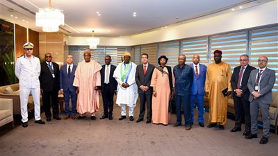 وزارة الخارجية تشارك في تدشين مسارات مستدامة لأول مرة بمطار القاهرة لمواطني دول الاتحاد الإفريقي