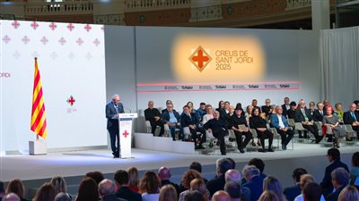 الاتحاد من أجل المتوسط يتسلّم أحد أرفع أوسمة كتالونيا تقديرًا لجهوده في تعزيز التعاون الإقليمي